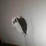 壁の穴　修理　奈良